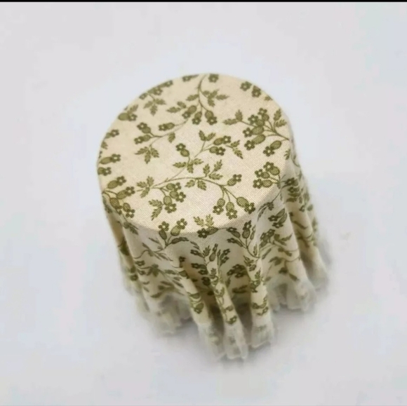 Vintage Chrysnbon Judy Berman Round Table With Cloth Miniature Doll House - Picture 3 of 4